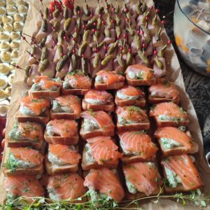 Soolalõhe toorjuustuvahusel saiakrõbedikul 10tk